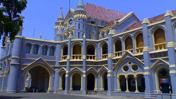 MP: छोटी बिल्डिंग में नर्सिंग कालेज खोलने के प्रावधान को HC में चुनौती, सरकार ने बचाव में क्या कहा? MP: छोटी बिल्डिंग में नर्सिंग कालेज खोलने के प्रावधान को HC में चुनौती, सरकार ने बचाव में क्या कहा?