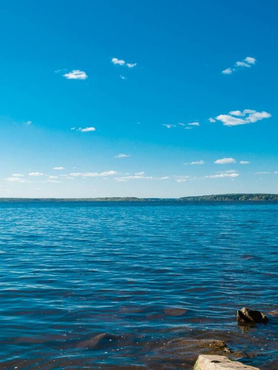 ​दिल्ली में भी है नीली झील, पता है जगह?