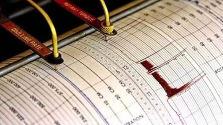 Kutch News Magnitude 2 8 earthquake jolts Kutch amid rains epicenter 100 km from Dholavira Earthquake: વરસાદી માહોલ વચ્ચે કચ્છમાં 2.8ની તીવ્રતાનો ભૂકંપનો આંચકો, ધોળાવીરાથી 100 કિમી દૂર કેન્દ્રબિંદુ