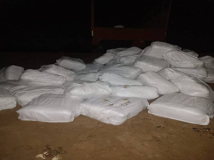 Ramanathapuram crime 2 tons of beedi leaf bundles to be smuggled to Sri Lanka were seized - TNN இலங்கைக்கு கடத்த இருந்த 2 டன் பீடி இலை பண்டல்கள் பறிமுதல்: தங்கத்துக்கு நிகரான பீடி இலை