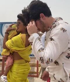 Priyanka Chopra ने पति निक और बेटी मालती संग रामलला के किए दर्शन, 'जय सिया राम'  के जयकारे के साथ शेयर की मंदिर की इनसाइड तस्वीरें