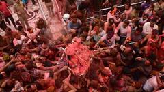 Holi 2024: धूमधाम से मनाया गया बाबा काशी विश्वनाथ का गौना, शिव भक्तों ने खेली होली, देखिए तस्वीरों में