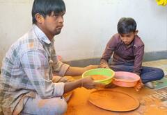 Holi 2024: जबलपुर के दिव्यांग बच्चों ने सीखा जीने का हुनर, होली के लिए तैयार किया इको फ्रेंडली गुलाल