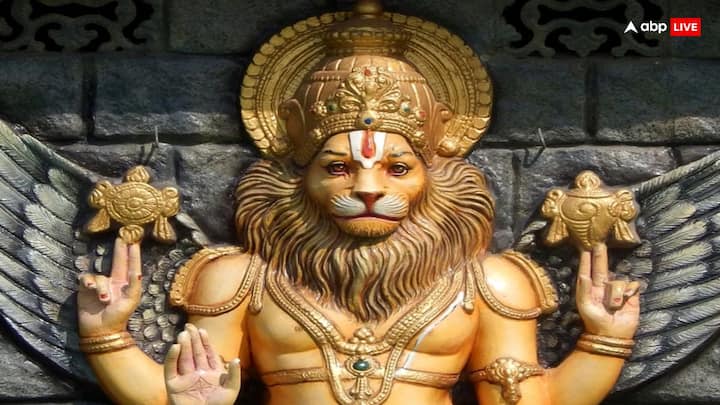 दूध - आज नरसिंह द्वादशी पर भगवान विष्णु ने रौद्र अवतार लेकर भक्त प्रहलाद की रक्षा की थी. ये विष्णु जी का रौद्र अवतार है, इनके आधा शरीर क्रोध से तपता है. ऐसे में नरसिंह भगवान का स्मरण कर कच्चे दूध से श्रीहरि का अभिषेक करें. मान्यता है इससे दुश्मन पर विजय प्राप्त होती है.