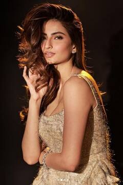 Palak Tiwari: ਸ਼ਾਰਟ ਡਰੈੱਸ ‘ਚ ਪਲਕ ਤਿਵਾਰੀ ਨੇ ਮਚਾਈ ਤਬਾਹੀ, ਸ਼ਾਨਦਾਰ ਲੁੱਕ ਨੇ ਫੈਨਜ਼ ਨੂੰ ਕੀਤਾ ਦੀਵਾਨਾ