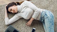 जमीन पर सोने के फायदे जानकर, गद्दे पर सोना छोड़ देंगे