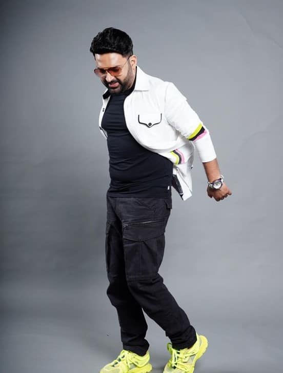 कपिल शर्मा अब ‘द क्रू’ में एक स्पेशल कैमियो में नजर आएंगें. इस फिल्म में तब्बू, करीना कपूर खान और कृति सेनन ने लीड रोल प्ले किया है. ये फिल्म 29 मार्च को सिनेमाघरों में रिलीज होगी.