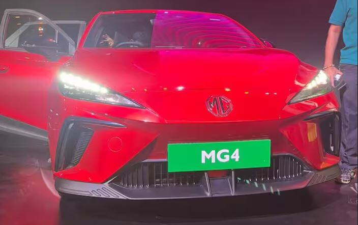 MG ਮੋਟਰ ਅਤੇ JSW ਦਾ ਇਹ ਸਾਂਝਾ ਉੱਦਮ ਇੱਕ ਨਵੀਂ ਰਣਨੀਤੀ 'ਤੇ ਕੰਮ ਕਰ ਰਿਹਾ ਹੈ, ਜਿਸ ਕਾਰਨ ਹਰ ਮਹੀਨੇ ਇਸ ਸਾਂਝੇਦਾਰੀ ਦਾ ਕੋਈ ਨਾ ਕੋਈ ਮਾਡਲ ਬਾਜ਼ਾਰ 'ਚ ਦੇਖਣ ਨੂੰ ਮਿਲ ਰਿਹਾ ਹੈ।