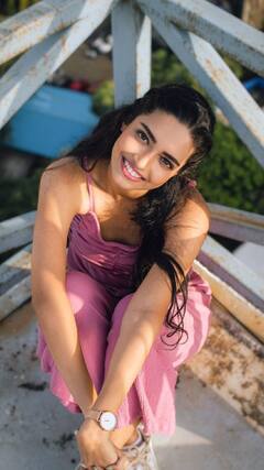 Holi 2024 : तुमच्या आवडत्या नायिकांकडून होळीसाठी 'हेअर आणि स्कीन' केअर टिप्स!