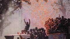 इंदौर के बाजारों में होली की रौनक, हर्बल रंग के साथ गुलाल की मांग तेज