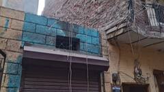 Delhi Building Collapse: दिल्ली के कबीर नगर में भराभराकर गिरी दो मंजिला इमारत, दो की मौत, देखें- खौफनाक तस्वीर