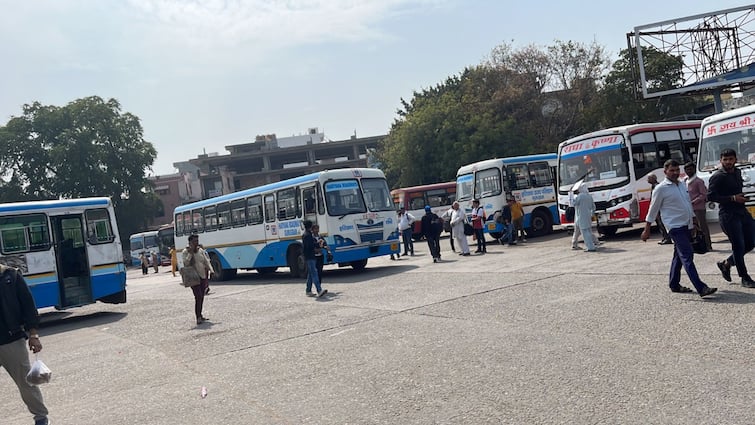Holi Special Buses In Haryana Roadways will run from Gurugram depot For convenience passengers ann Holi 2024: होली पर आसानी से घर जा सकेंगे प्रवासी, गुरुग्राम रोडवेज डिपो से चलेंगी एक्स्ट्रा बसें