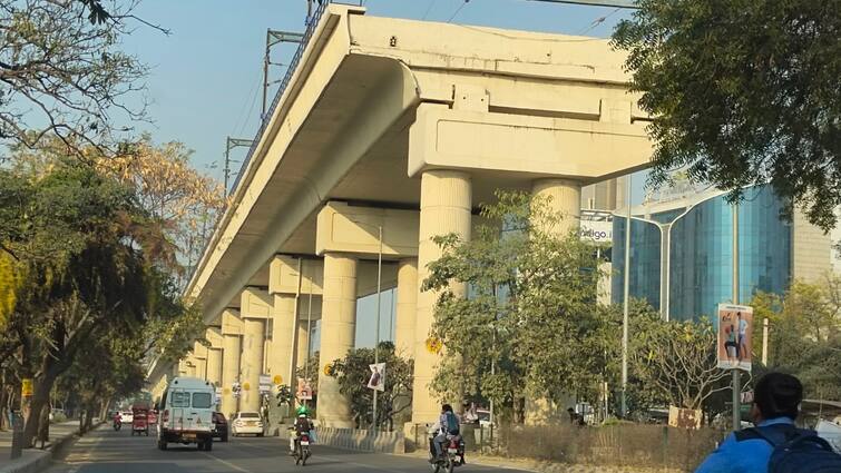 Old Gurugram Metro: पुराने गुरुग्राम में मेट्रो का जल्द शुरू होगा काम, 30 फीट गहराई से लिया गया मिट्टी का सैंपल Old Gurugram will connect with Metro soil sample taken out project cost 5452 crore ANN Old Gurugram Metro: पुराने गुरुग्राम में मेट्रो का जल्द शुरू होगा काम, 30 फीट गहराई से लिया गया मिट्टी का सैंपल