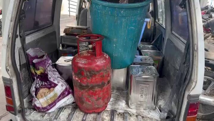 A quantity of fake ghee was seized from Rander in Surat, sold in branded name સુરતમાં ઘી ખાતા પહેલા ચેતી જજો, આ વિસ્તારમાંથી ઝડપાયું નકલી ઘી, બ્રાન્ડેડના નામે થતું હતું વેચાણ