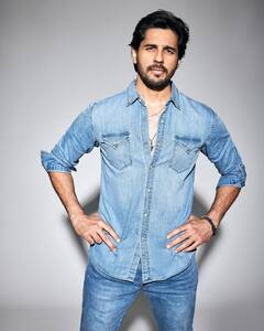 Sidharth Malhotra: 'स्टुडंट ऑफ द इयर'चा भाग होण्यापूर्वी सिद्धार्थ मल्होत्रा खोटं बोलून करायचा मॉडेलिंग; जाणून घ्या!