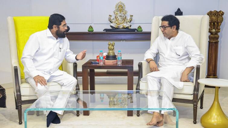 Raj Thackeray Meet Maharashtra CM Eknath Shinde Devendra Fadnavis Speculation to join NDA एकनाथ शिंदे और देवेंद्र फडणवीस से मिले राज ठाकरे, MNS को मनाने के लिए BJP ने तैयार किया ये फॉर्मूला
