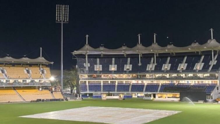 Chepauk is getting ready for CSK vs RCB IPL 2024 Here Know Latest Sports news Watch: चेन्नई-बैंगलोर मुकाबले के लिए तैयार है चेपॉक स्टेडियम, खूबसूरत वीडियो ने जीता फैंस का दिल