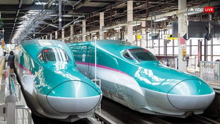 India First Bullet Train: देश की पहली बुलेट ट्रेन को लेकर बड़ा अपडेट सामने आया है. रेल मंत्री अश्विनी वैष्णव का कहना है कि इसका काम तेजी से चल रहा है और 2026 में लोगों को पहली बुलेट ट्रेन मिल जाएगी.