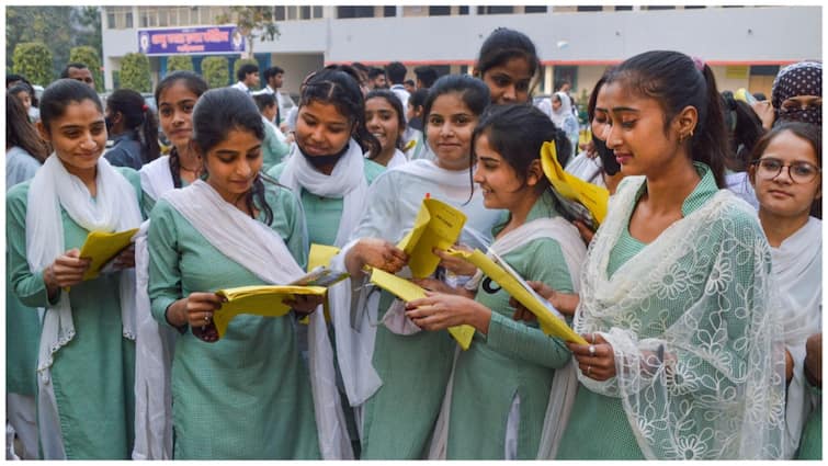 UPMSP UP Board Class 10 and 12 Result 2024 To Release Soon Know Result Date of Last 5 Years and pass percentage UP Board Result 2024: पिछले पांच सालों में कैसे रहे 10वीं के नतीजे, किस तारीख पर हुए जारी?