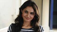 Andrea Jeremiah : இந்த குட்டி பாப்பா யாருனு தெரியுதா? வைரலாகவும் ஆண்ட்ரியாவின் கியூட் போட்டோ !  