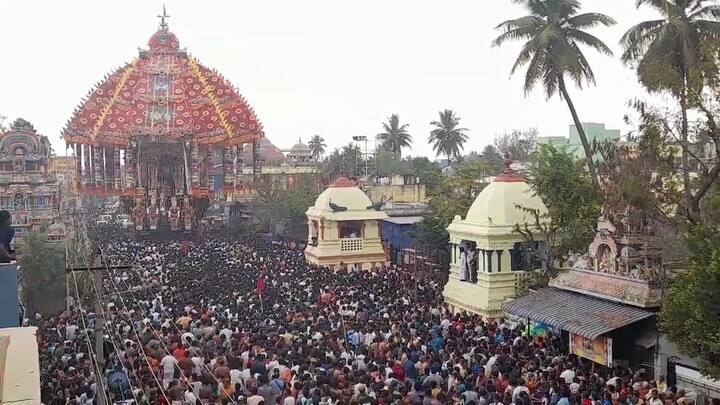 திருவாரூர் நகராட்சி சார்பில் பக்தர்களின் வசதிக்காக குடிநீர், தற்காலிக கழிவறைகள் உள்ளிட்ட வசதிகள் செய்யப்பட்டுள்ளன. தேருக்கு பின்புறம் மருத்துவ குழுவினர் அடங்கிய அவசர ஊர்தி வாகனங்கள், தீயணைப்பு வாகனங்கள் உள்ளிட்ட பாதுகாப்பு வாகனங்கள் தயார் நிலையில் வைக்கப்பட்டுள்ளன.