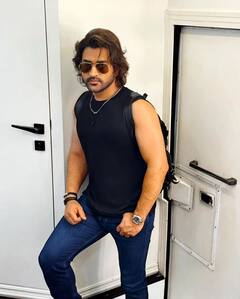 MS Dhoni : హీరోలనే తలదన్నేలా ఉన్న ధోని లుక్స్.. అబ్బా ఏమున్నాడ్రా బాబు అంటున్న ఫ్యాన్స్