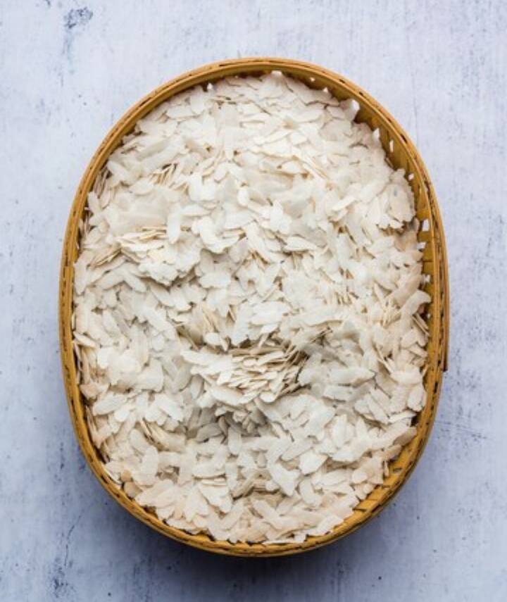 सफेद पोहा के बजाय साबुत अनाज या भूरा पोहा चुनें. साबुत अनाज की किस्में फाइबर, विटामिन और खनिजों सहित अधिक पोषक तत्वों को बरकरार रखती हैं, जिससे वे एक स्वस्थ विकल्प बन जाते हैं.