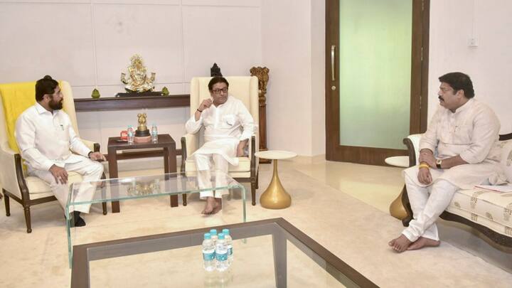 इस बैठक में करीब डेढ़ घंटे तक चर्चा चली. 