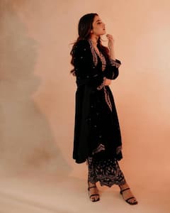 Priyanka Mohan Photos: పద్ధతికి బ్రాండ్ అంబాసిడర్ లా ఉన్న పవన్ కళ్యాణ్ 'OG' హీరోయిన్ ప్రియాంక!