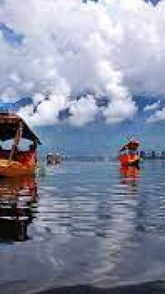 Jammu Kashmir: डल झील में एक्वा साइकिल की शुरुआत | #abpnewsshorts