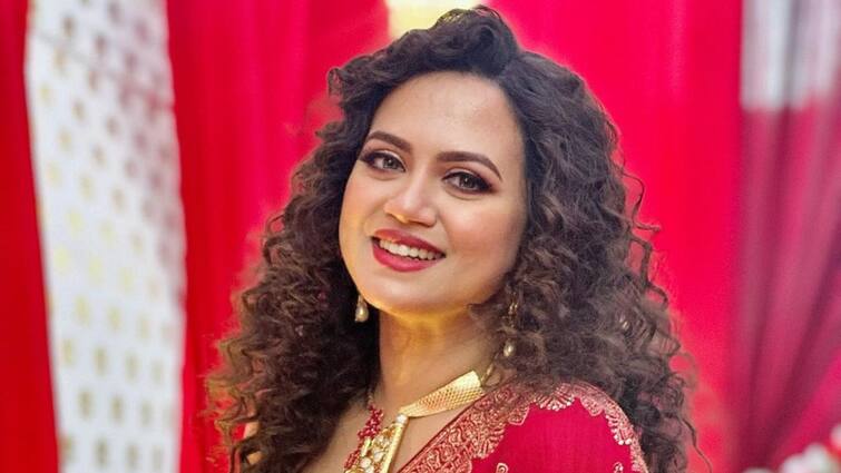 Ahona Dutta will act with Mithun and Ritwick in new tollywood film directed by Raj Chakraborty Ahona Dutta: রাজের পরিচালনায় বড়পর্দায় পা রাখছেন 'অনুরাগের ছোঁয়া'-র মিশকা, বিপরীতে ঋত্বিক!