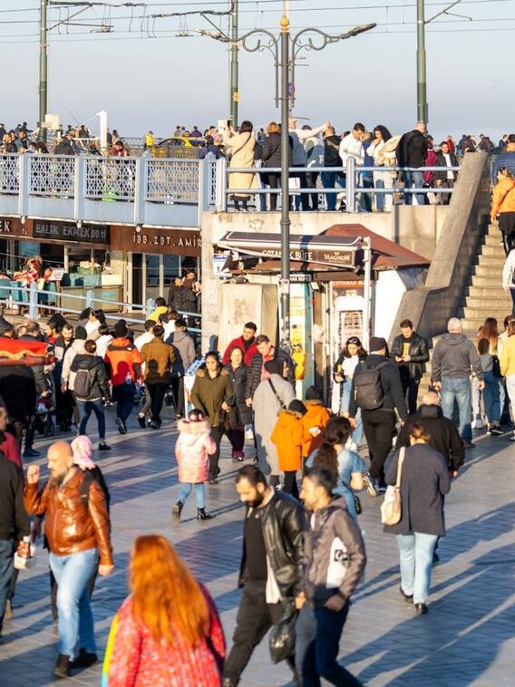 26 साल में किन 10 देशों में सबसे ज्यादा होगी हिंदुओं की आबादी?