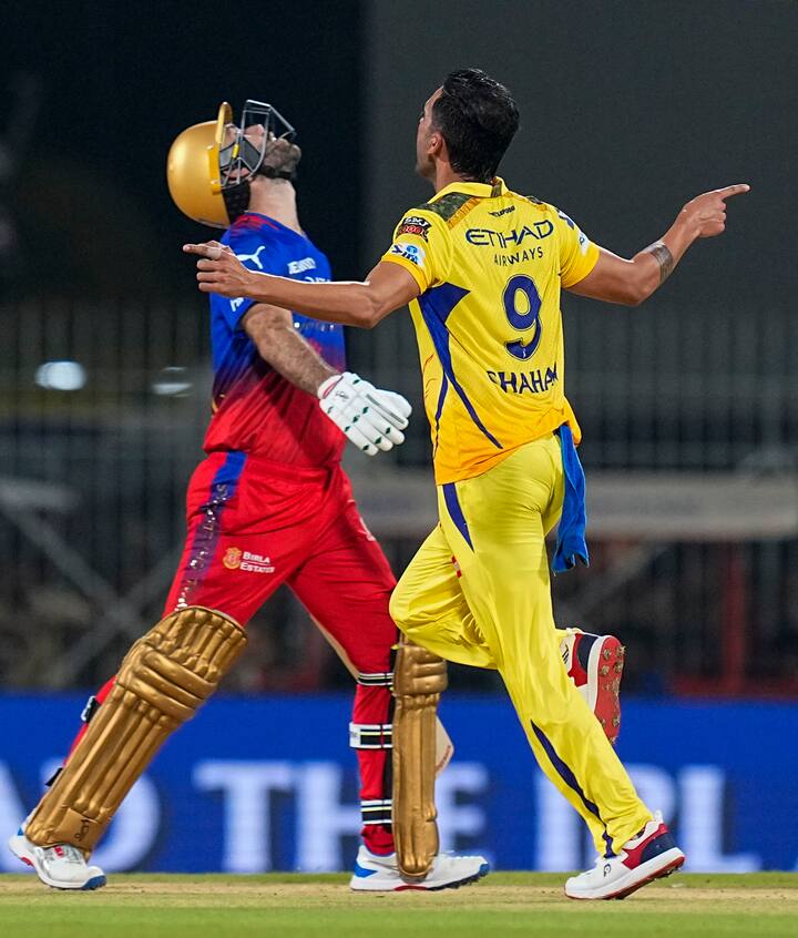 ஐ.பி.எல் 2024 இன் முதல் பந்தை வீசியவர் தீபக் சஹர்.