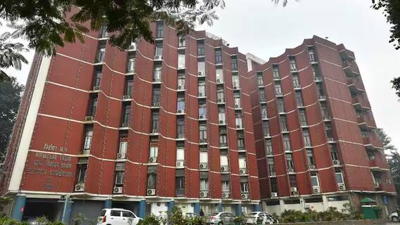Punjab SSP Transfer: लोकसभा चुनाव से पहले EC का एक्शन, पंजाब के पांच SSP का किया तबादला, देखें सूची Punjab SSP Transfer: लोकसभा चुनाव से पहले EC का एक्शन, पंजाब के पांच SSP का किया तबादला, देखें सूची