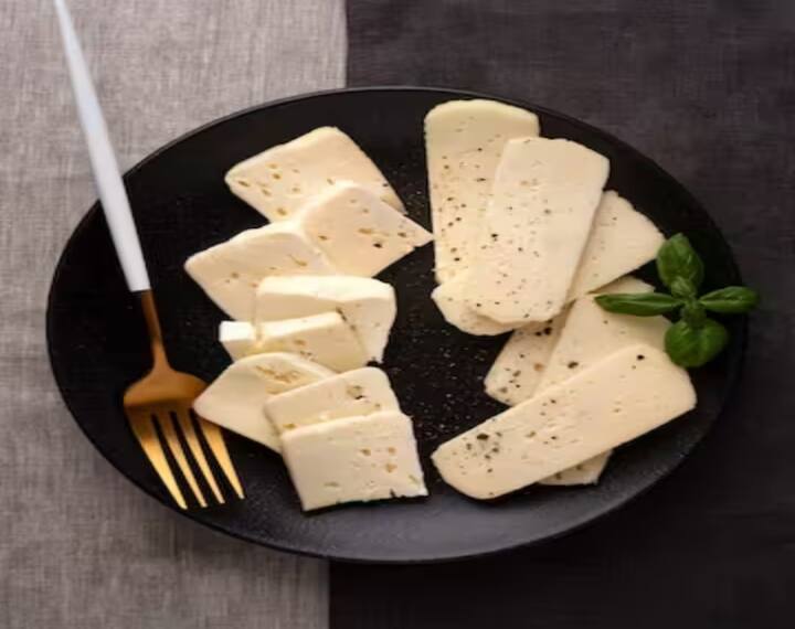 સંતૃપ્ત સોયા મિલ્કમાંથી બનેલ 100 ગ્રામ ટોફુમાંથી લગભગ 8.1 ગ્રામ પ્રોટીન મળે છે. તેનો ઉપયોગ ટોફુ બ્રેકી પેનકેક બનાવવા અથવા જાપાનીઝ પ્રેરિત સલાડ બનાવવા માટે થઈ શકે છે.