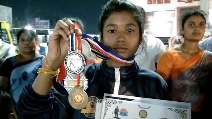 Dharmapuri student won the first prize again in the international boxing competition in Thailand - TNN உதவிய ரஜினிகாந்த்...குத்துச்சண்டையில் தொடர் வெற்றிகளை குவிக்கும் சிங்கப்பெண்