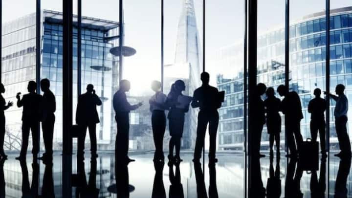 इसके लिए कंपनी अपने कर्मचारी का वेतन भी नहीं काट सकती. अगर कोई ऐसा करता है तो फिर उसकी शिकायत की जा सकती.