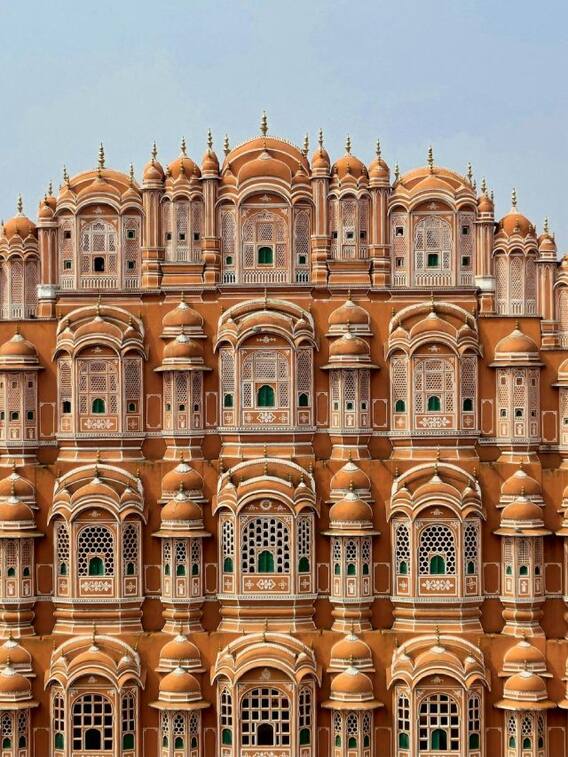 जयपुर की शान हवा महल में सामने से क्यों नहीं होती एंट्री?