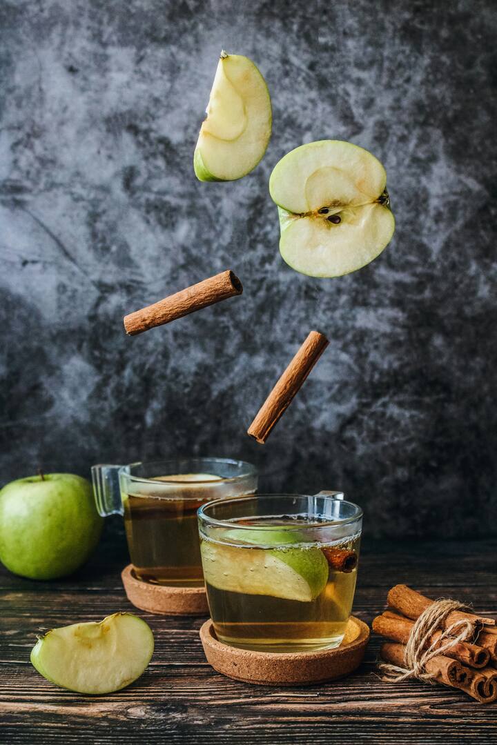 ऍपल सायडर व्हिनेगर खराब एलडीएल कोलेस्ट्रॉल कमी करून चांगले एचडीएल कोलेस्ट्रॉल वाढवण्यास मदत करते.(pc:unsplash.com)