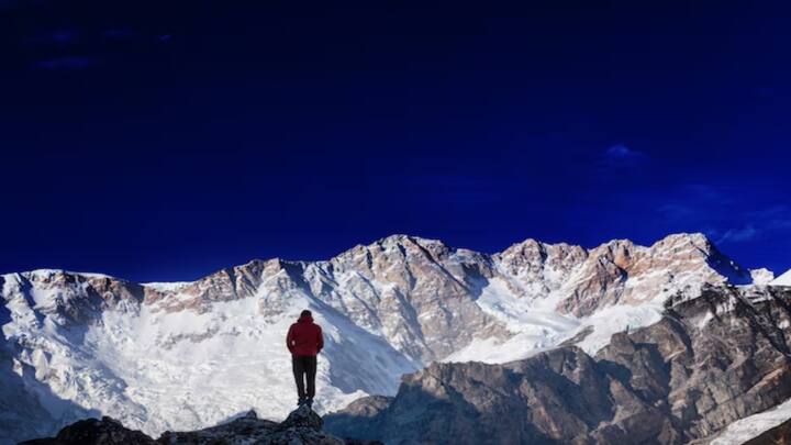 इस पैकेज में सभी जगह पर आपको रात में होटल में ठहरने का भी मौका मिल रहा है. सभी यात्रियों की सुविधा के लिए लोकल टूर गाइड और ऑक्सीजन सिलेंडर की सुविधा भी टूर पैकेज में मिल रही है.