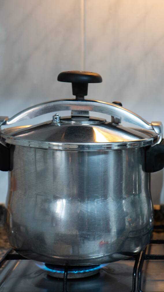 ਪੁਰਾਣੇ ਕੂਕਰ ‘ਚ ਕਿਉਂ ਨਹੀਂ ਬਣਾਉਣੀ ਚਾਹੀਦੀ ਦਾਲ?