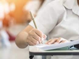 Student Death: બોર્ડના સંસ્કૃતના પેપર દરમિયાન વિદ્યાર્થીનું મોત, અચાનક તબિયત લથડતાં ઢળી પડ્યો Student Death: બોર્ડના સંસ્કૃતના પેપર દરમિયાન વિદ્યાર્થીનું મોત, અચાનક તબિયત લથડતાં ઢળી પડ્યો