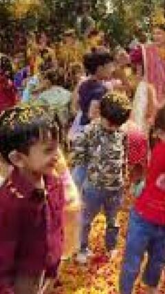 Holi 2024: स्कूली बच्चों ने 500 किलो फूलों से खेली होली | #abpnewsshorts