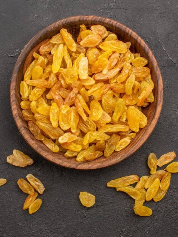 भूलकर भी किशमिश ना खाएं ये 6 लोग