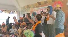 Kashi Holi 2024: पीएम मोदी से लेकर राहुल गांधी तक, काशी में इन नेताओं की तस्वीर के साथ खेली गई होली