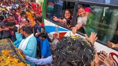 Lok Sabha Polls 2024: প্রচারের মাঝে 'দাদুর চায়ের দোকানে' খেলেন চা, ‘ঘাটাল মাস্টার প্ল্যান’ নিয়ে কী বার্তা দেবের ?