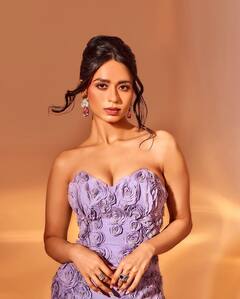 Soundarya Sharma Photo: સૌંદર્યા શર્માએ ઓફ શોલ્ડર ડ્રેસમાં બતાવ્યો જલવો