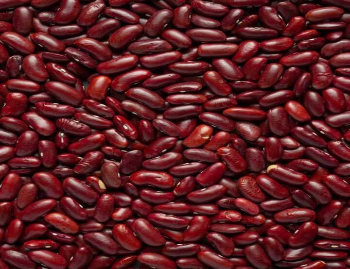 રાજમા પોટેશિયમ, ફોલેટ અને ફાઈબર સહિત હૃદય માટે ફાયદાકારક પોષક તત્વોથી સમૃદ્ધ છે. તે પ્રોટીનનો પણ સારો સ્ત્રોત છે. રાજમા (રાંધેલા) 80 ગ્રામ ભાગમાં 5.5 ગ્રામ પ્રોટીન હોય છે.