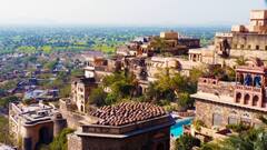 होली के लिए देख रहे हैं दोस्तों के साथ सुकून के पल बिताने के लिए जगह? यहां जाने का बना लें प्लान