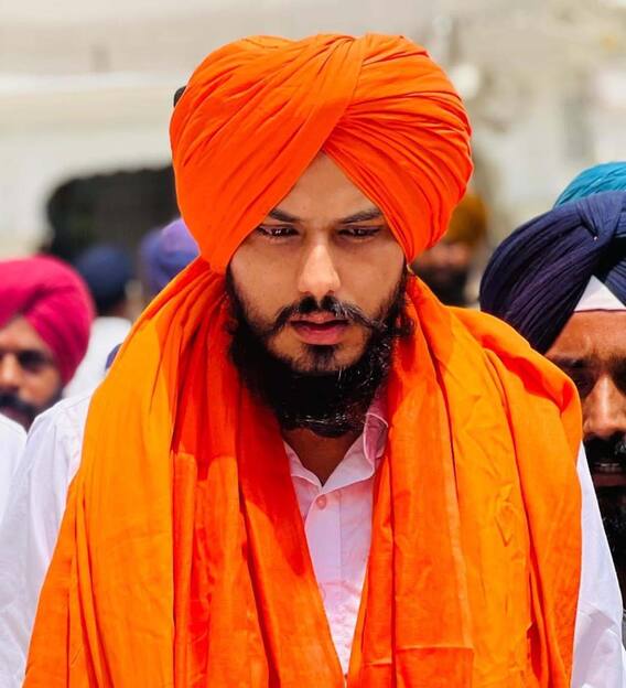 Amritpal Strike: 35 ਦਿਨਾਂ ਬਾਅਦ ਅੰਮ੍ਰਿਤਪਾਲ ਤੇ ਉਸਦੇ ਸਾਥੀਆਂ ਨੇ ਤੋੜੀ ਭੁੱਖ ਹੜਤਾਲ Amritpal Strike: 35 ਦਿਨਾਂ ਬਾਅਦ ਅੰਮ੍ਰਿਤਪਾਲ ਤੇ ਉਸਦੇ ਸਾਥੀਆਂ ਨੇ ਤੋੜੀ ਭੁੱਖ ਹੜਤਾਲ